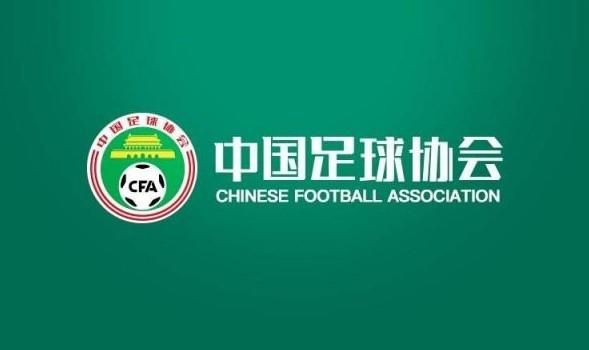 据悉，巴萨对伯格瓦尔非常感兴趣，已经和球员的身边人持续数周进行了沟通，并已经向尤尔格丹送出了首份报价。